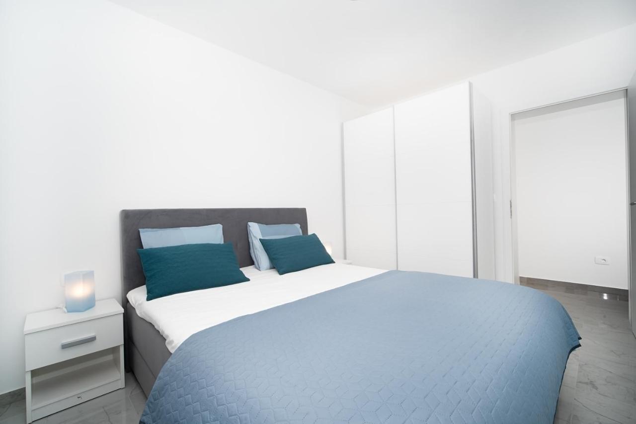 Villa Apartments Lela 라벡 외부 사진