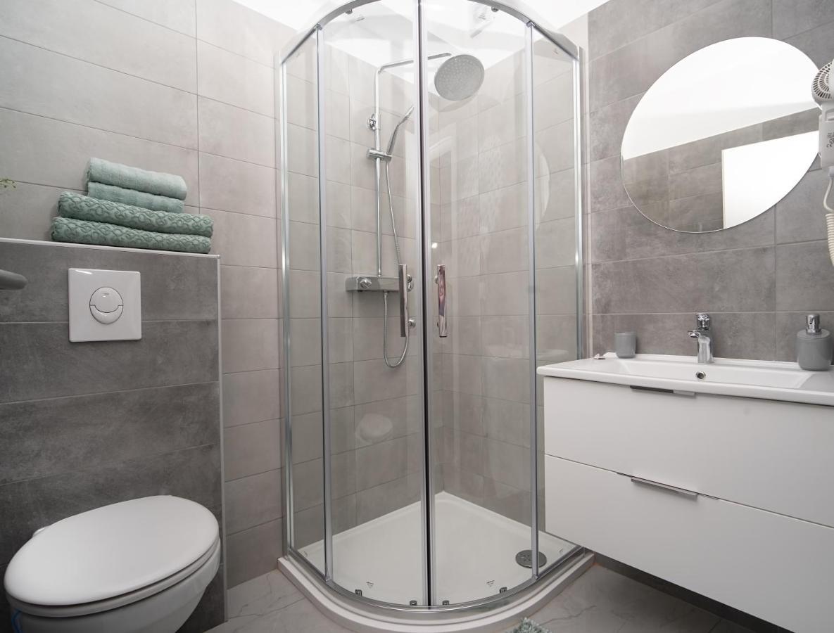 Villa Apartments Lela 라벡 외부 사진