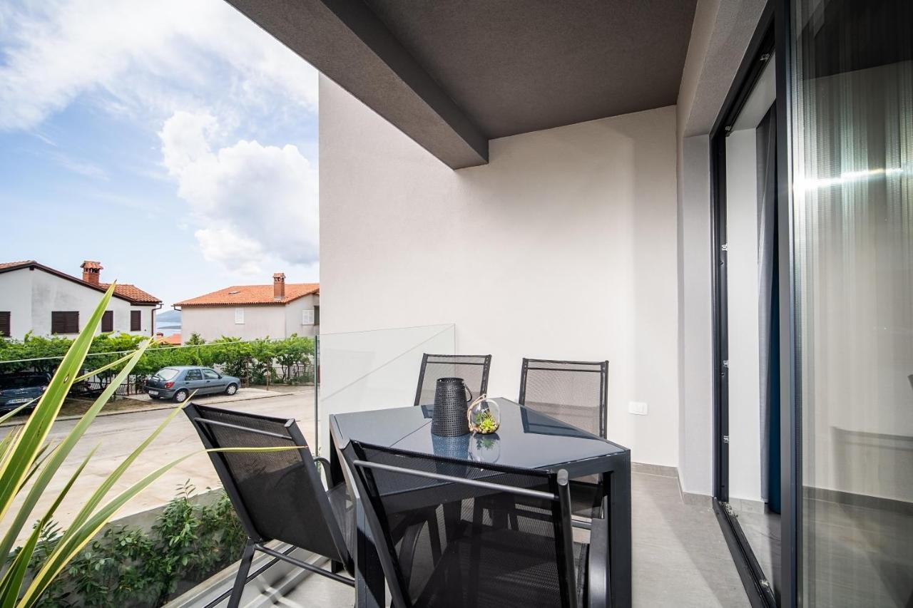 Villa Apartments Lela 라벡 외부 사진