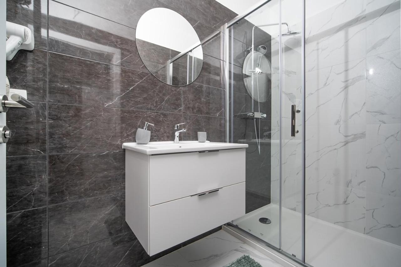 Villa Apartments Lela 라벡 외부 사진
